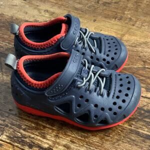 Crocs boys‎ size 6